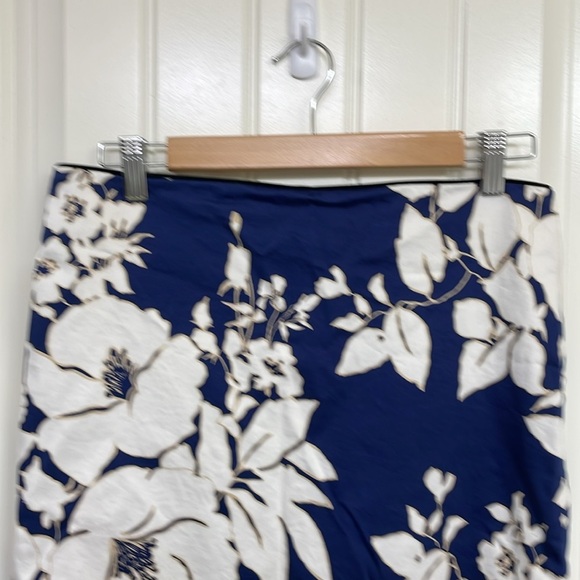 White House Black Market Size 6 Floral Pencil Skirt - Picture 2 of 9